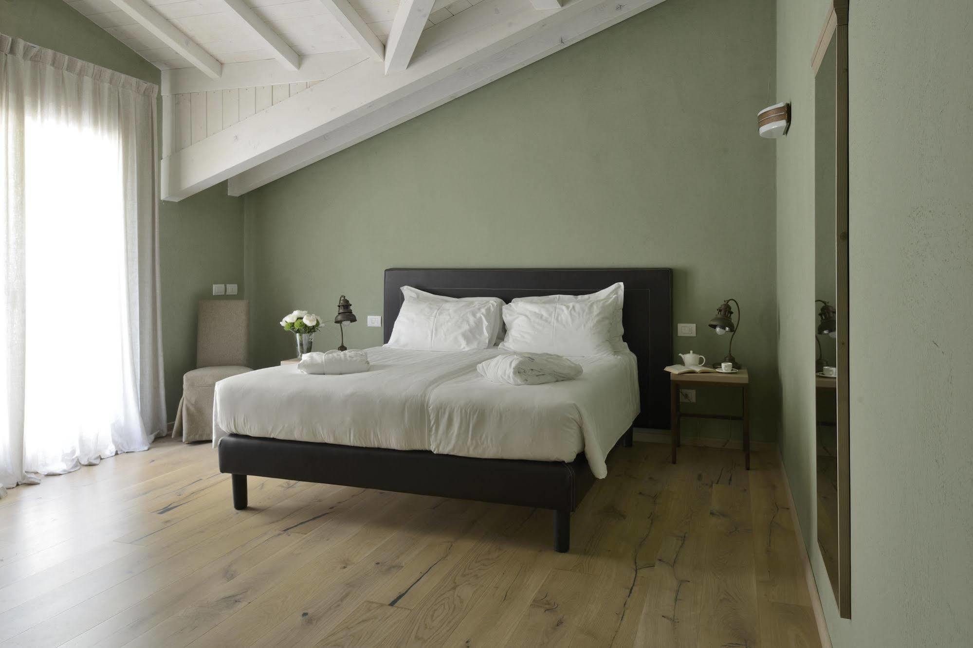 Relais Rossar Boutique Hotel Garda & Hills Костермано Екстер'єр фото